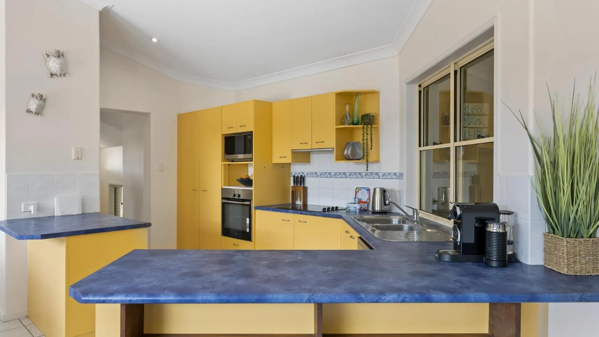 Spacious 4-Bed Family Home With Private Pool & Bbq Coolum Beach Australien
