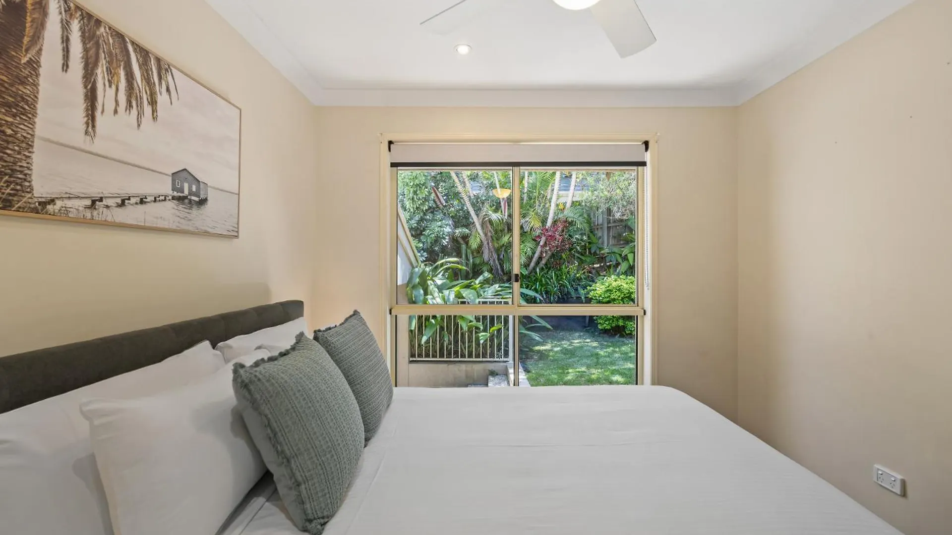 Feriehus Spacious 4-Bed Family Home With Private Pool & Bbq Coolum Beach Australien